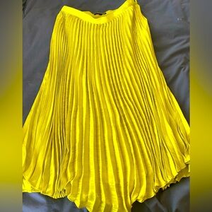 Beautiful yellow midi skirt, excellent condition